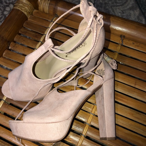 Block heeled sandal - Picture 2 of 2